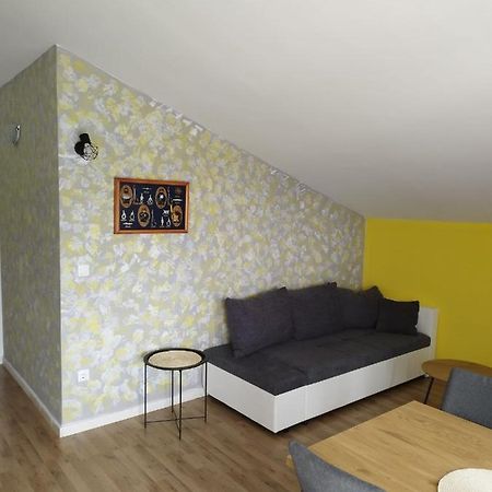 Guesthouse Villa Jurisic Новаля Екстериор снимка