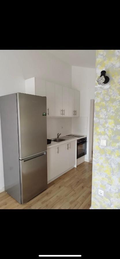 Guesthouse Villa Jurisic Новаля Екстериор снимка