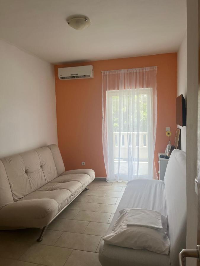 Guesthouse Villa Jurisic Новаля Екстериор снимка